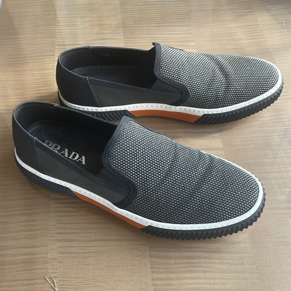 Prada men’s loafers 8.5 EU / 9.5 US in Charcol grey with Prada orange trim - Picture 2 of 8